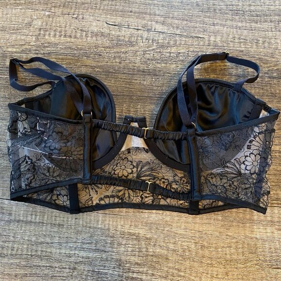 Victoria's Secret Bra - Picture 2 of 9